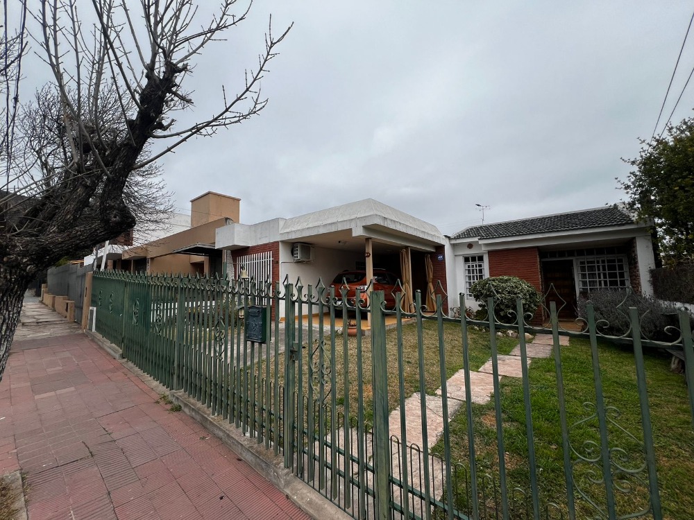 CASA EN VENTA 