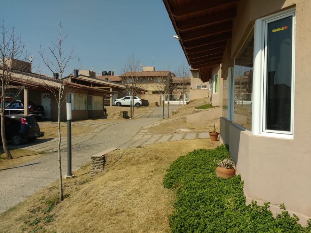 DEPARTAMENTO TIPO CASITA EN COMPLEJO