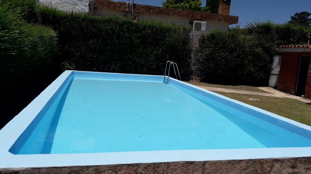 CHALET DE 3 DORMITORIOS CON PILETA 