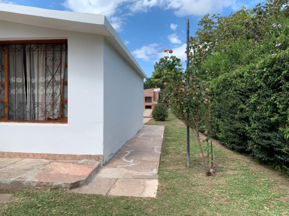 CHALET DE 3 DORMITORIOS CON PILETA 