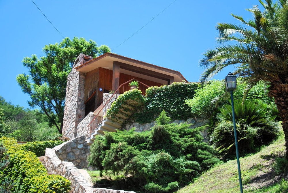 ESPECTACULAR CASA CON VISTA A LA CIUDAD