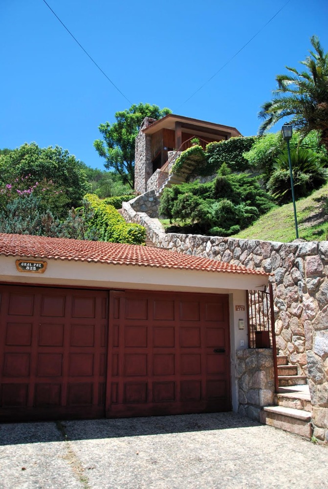 ESPECTACULAR CASA CON VISTA A LA CIUDAD