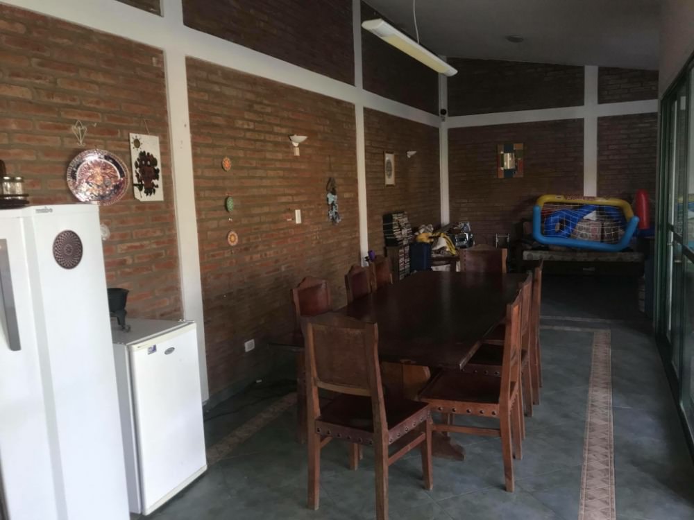 EXCELENTE PROPIEDAD DE CATEGORÍA CERCA DEL CENTRO 