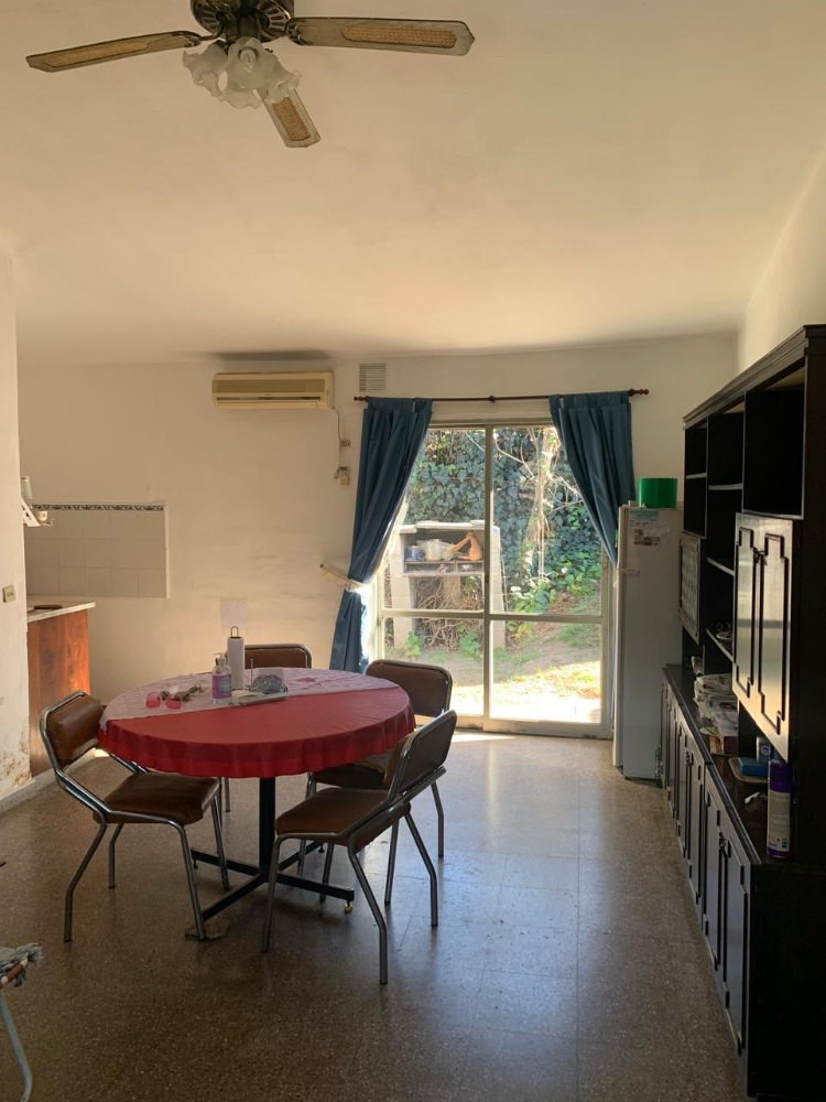 CHALET CON PILETA A 1 CUADRA Y MEDIA DEL RÍO !!