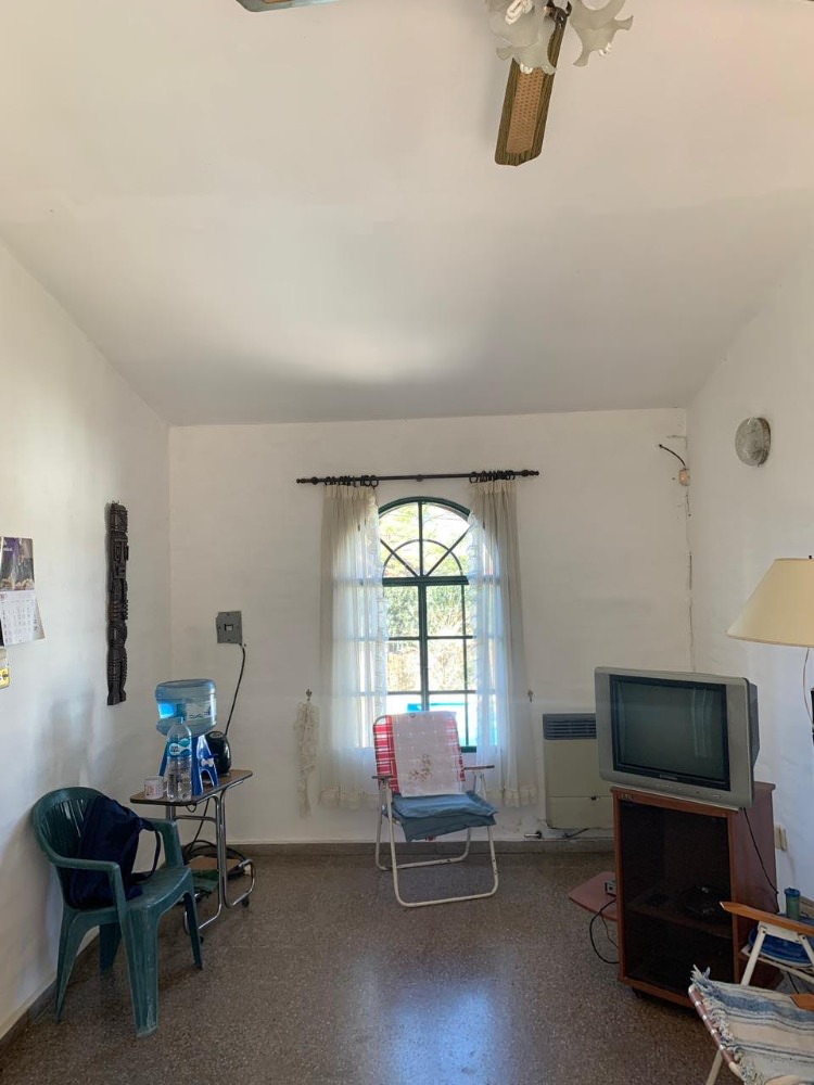 CHALET CON PILETA A 1 CUADRA Y MEDIA DEL RÍO !!