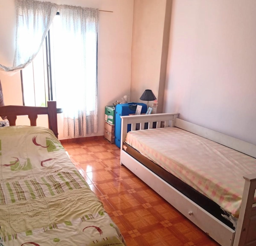 CASA EN BARRIO SANTA RITA