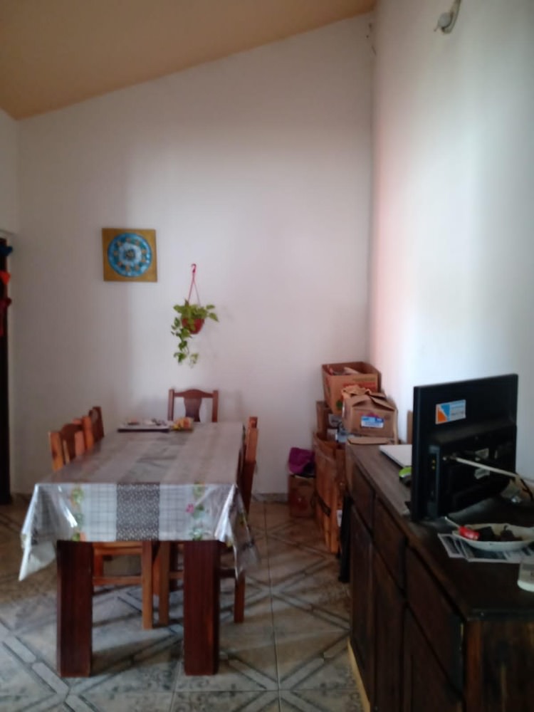 CASA EN BARRIO SANTA RITA