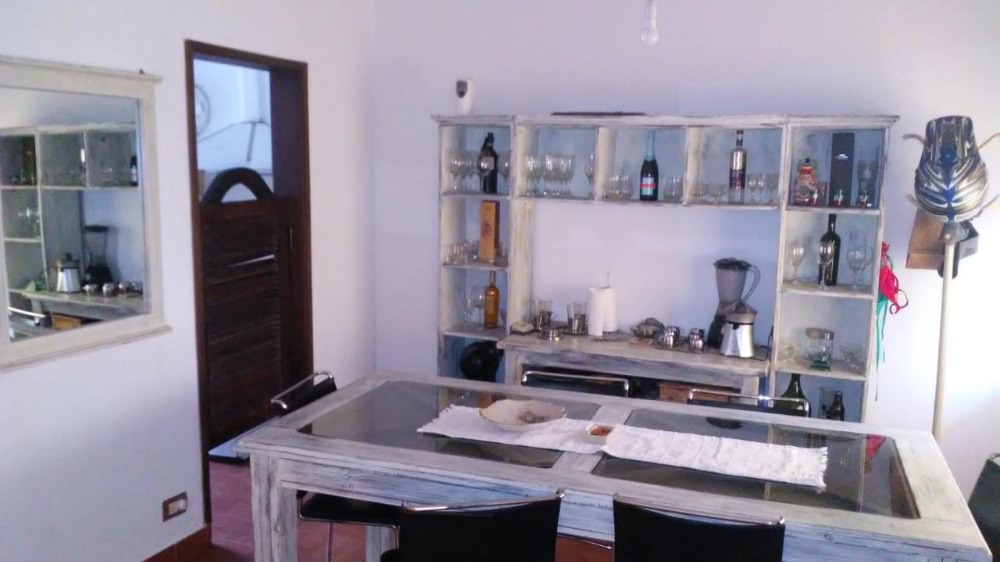 CASA CON PILETA EN BARRIO COSTA AZUL