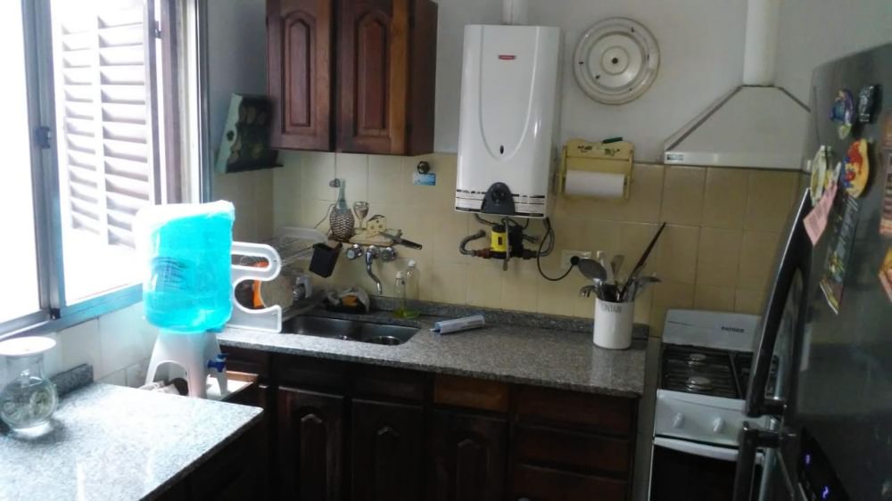 CASA CON PILETA EN BARRIO COSTA AZUL