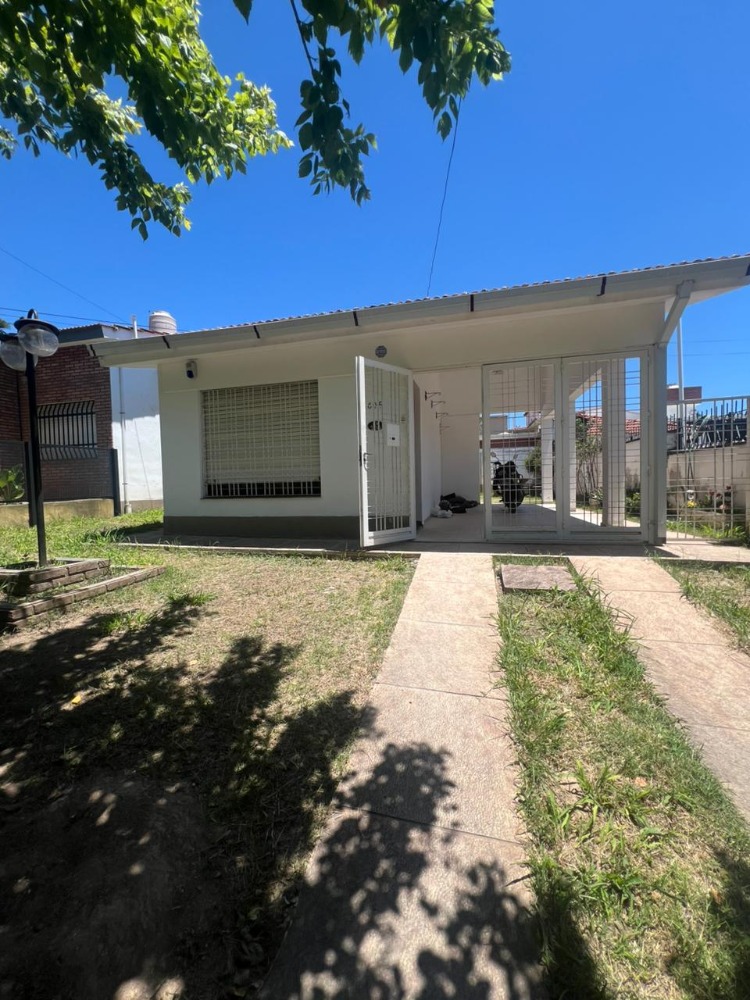 CASA 2 DORMITORIOS