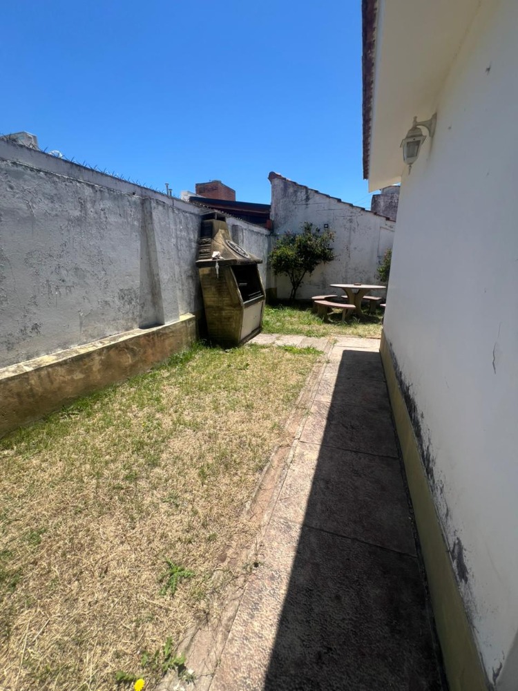 CASA 2 DORMITORIOS