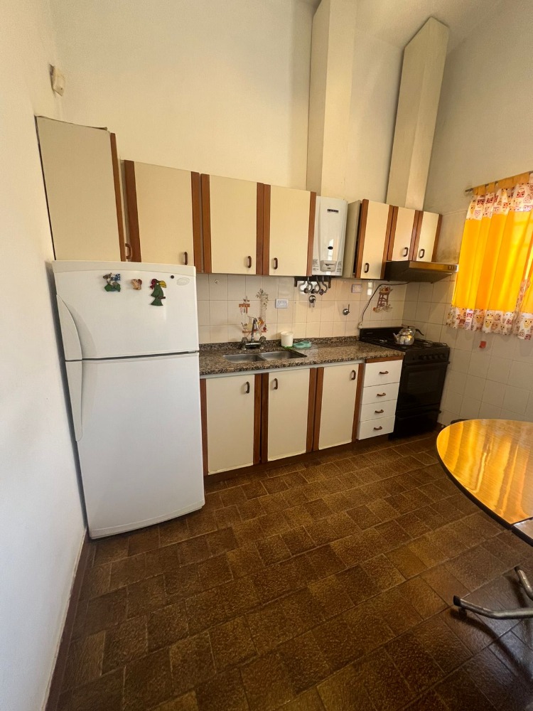 CASA 2 DORMITORIOS