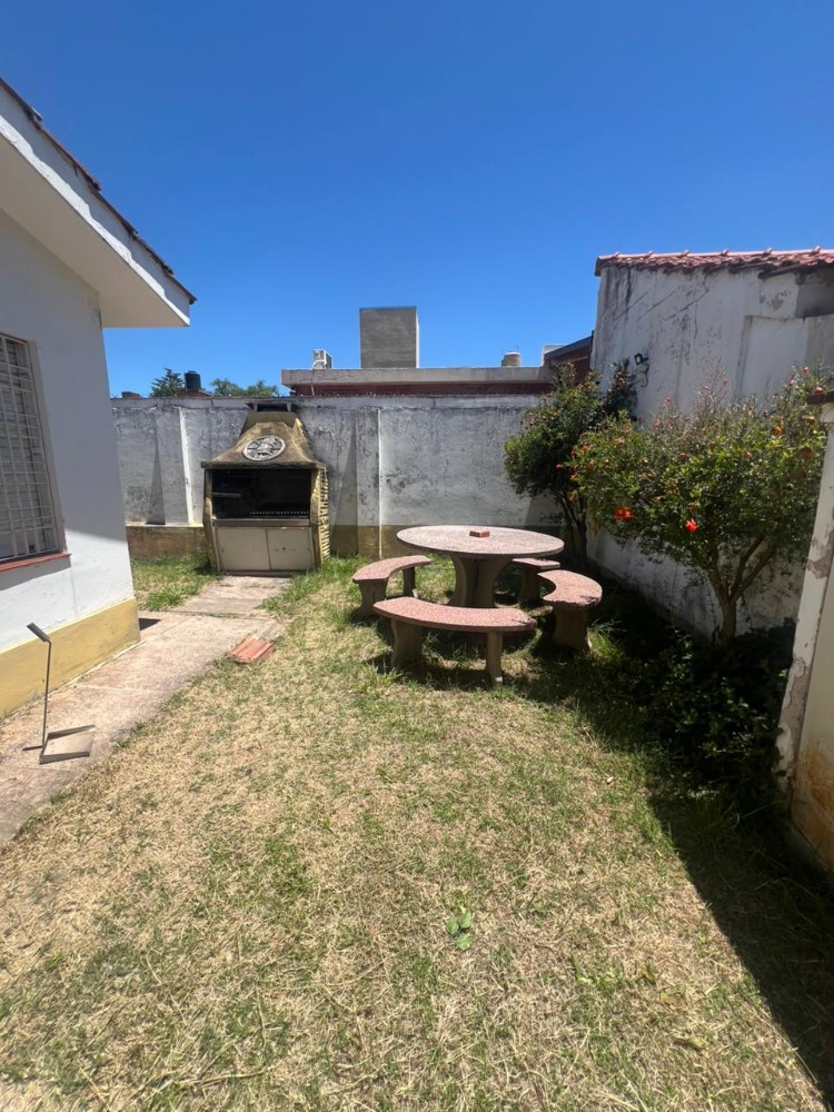 CASA 2 DORMITORIOS