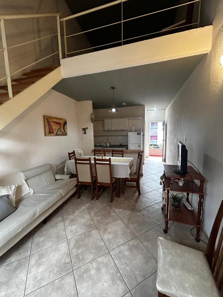 DUPLEX CENTRICO CON PILETA
