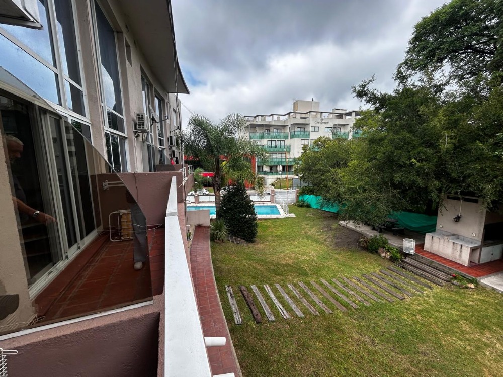 DUPLEX CENTRICO CON PILETA