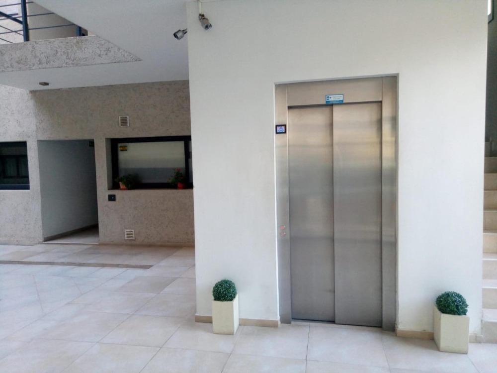 DEPARTAMENTO EN PLANTA BAJA CON GRAN PATIO !!