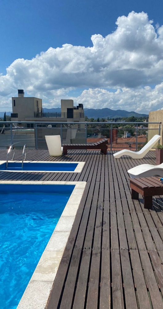 DEPARTAMENTO EN PLANTA BAJA CON GRAN PATIO !!