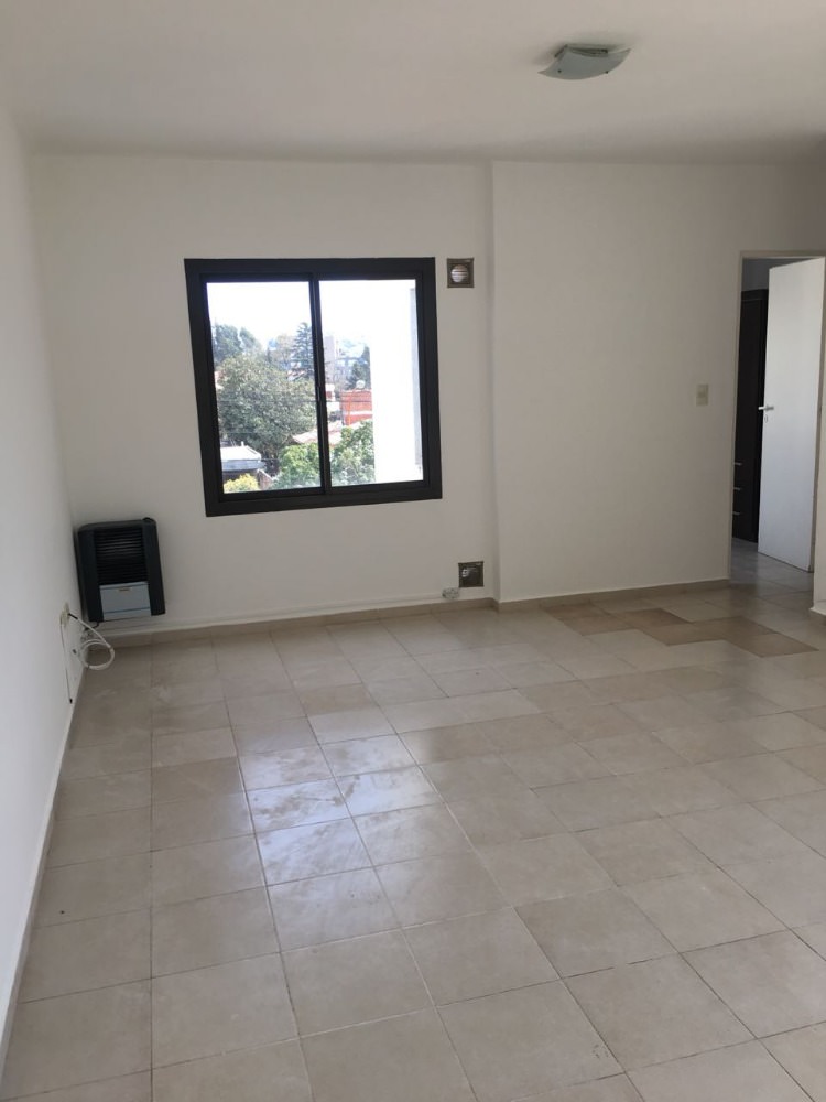 DEPARTAMENTO CON COCHERA A POCAS CUADRAS DEL CENTRO