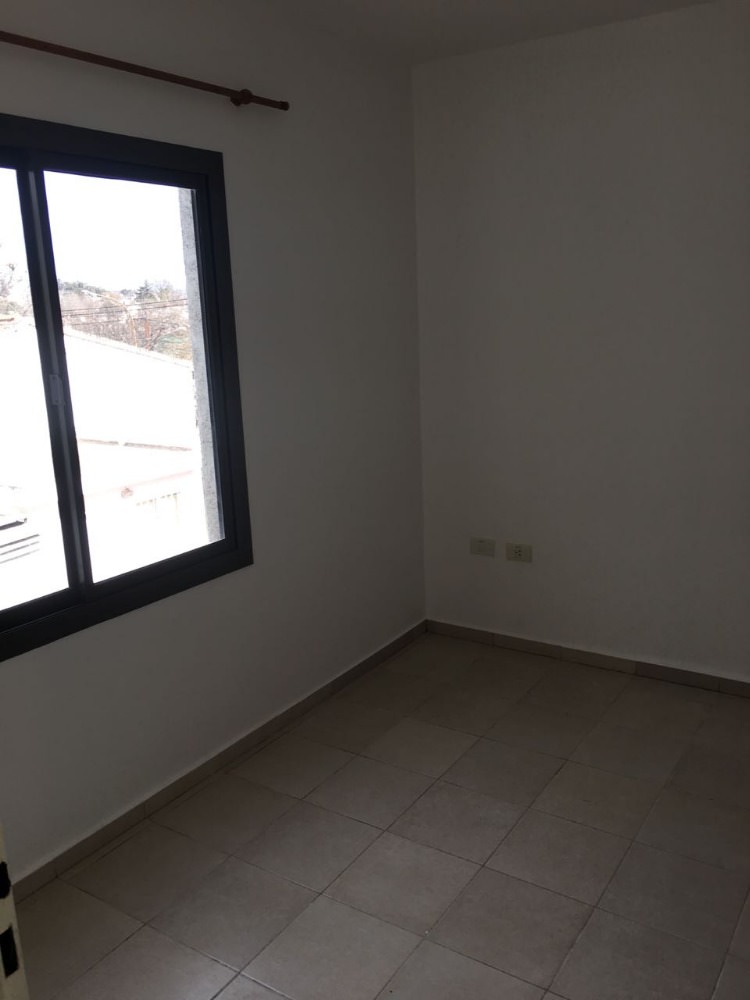 DEPARTAMENTO CON COCHERA A POCAS CUADRAS DEL CENTRO