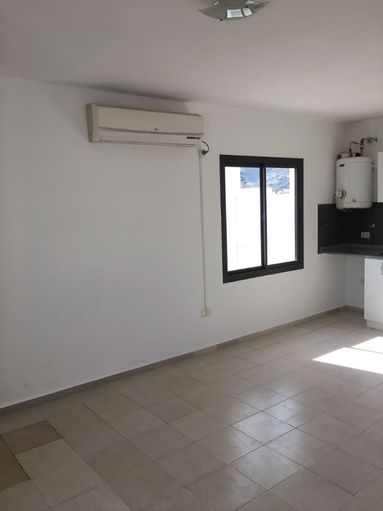 DEPARTAMENTO CON COCHERA A POCAS CUADRAS DEL CENTRO