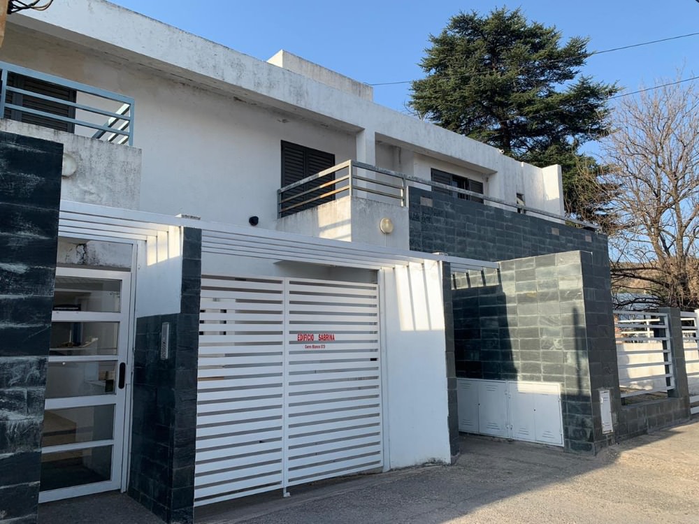 DEPARTAMENTO CON COCHERA A POCAS CUADRAS DEL CENTRO