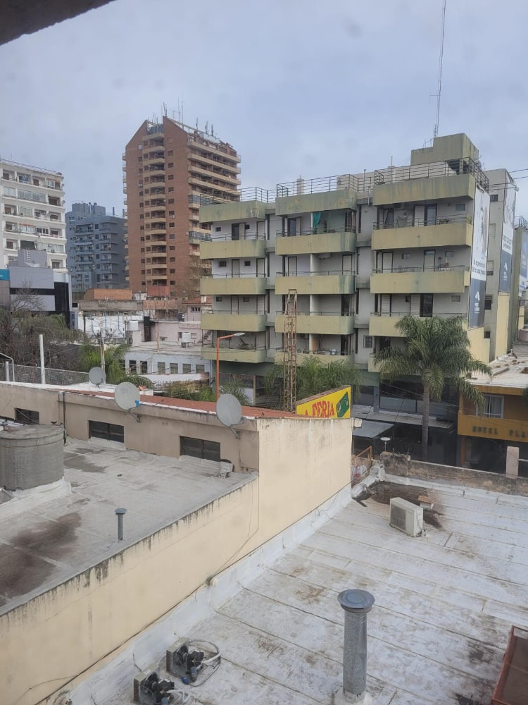 OPORTUNIDAD, DEPARTAMENTO EN PLENO CENTRO SOBRE CALLE PRINCIPAL !!