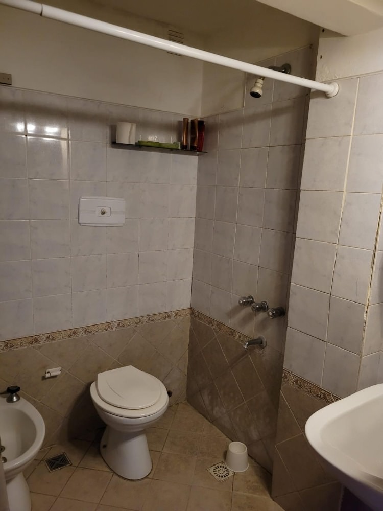 OPORTUNIDAD, DEPARTAMENTO EN PLENO CENTRO SOBRE CALLE PRINCIPAL !!