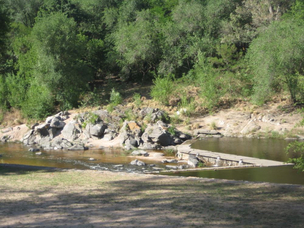 DEPARTAMENTO DE 2 DORMITORIOS CON COCHERA FRENTE AL RÍO !!