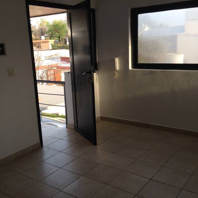 DEPARTAMENTO DE 2 DORMITORIOS CON COCHERA FRENTE AL RÍO !!