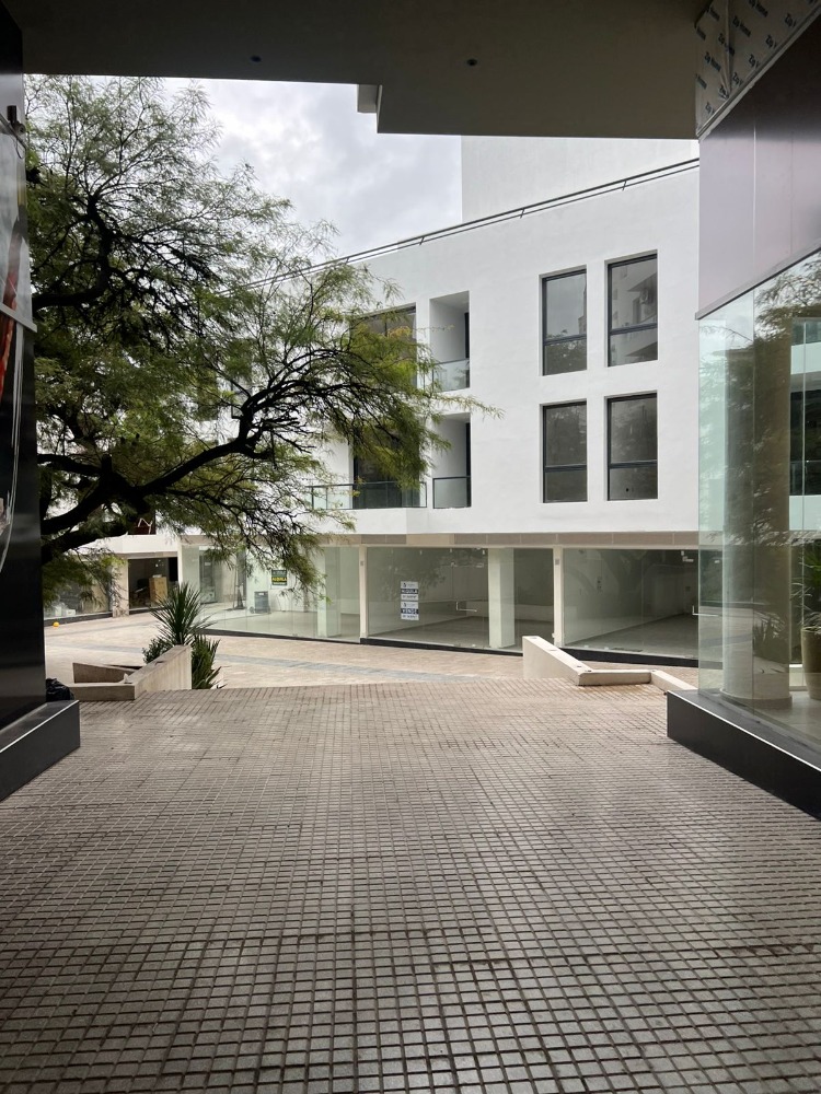DEPTO CON PILETA EDIFICIO CATEGORIA