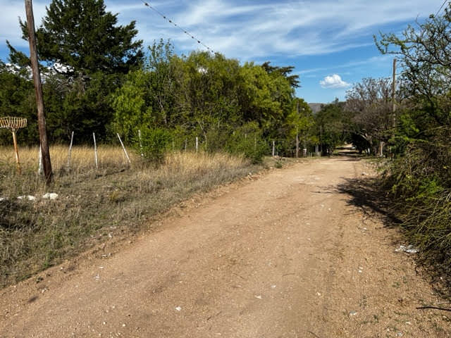 TERRENO PLANO CON MUY LINDA VISTA EN LAGO AZUL !!