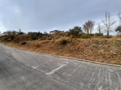 HERMOSO TERRENO CON VISTA EN ALTOS DE CARLOS PAZ !!