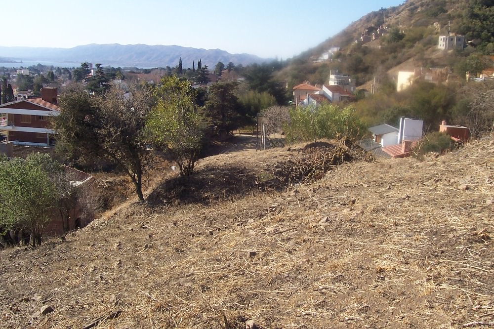 TERRENO CON ESPECTACULAR VISTA A MTS DEL CENTRO !!