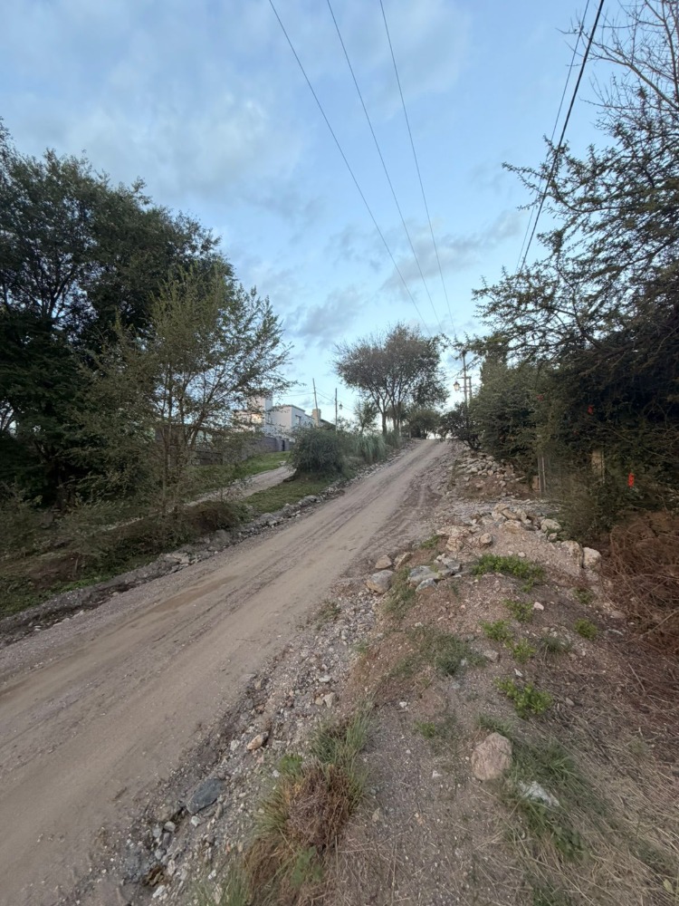 LOTE EN LOMAS DEL REY