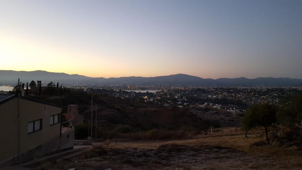 TERRENO CON VISTA EN VILLA DEL LAGO