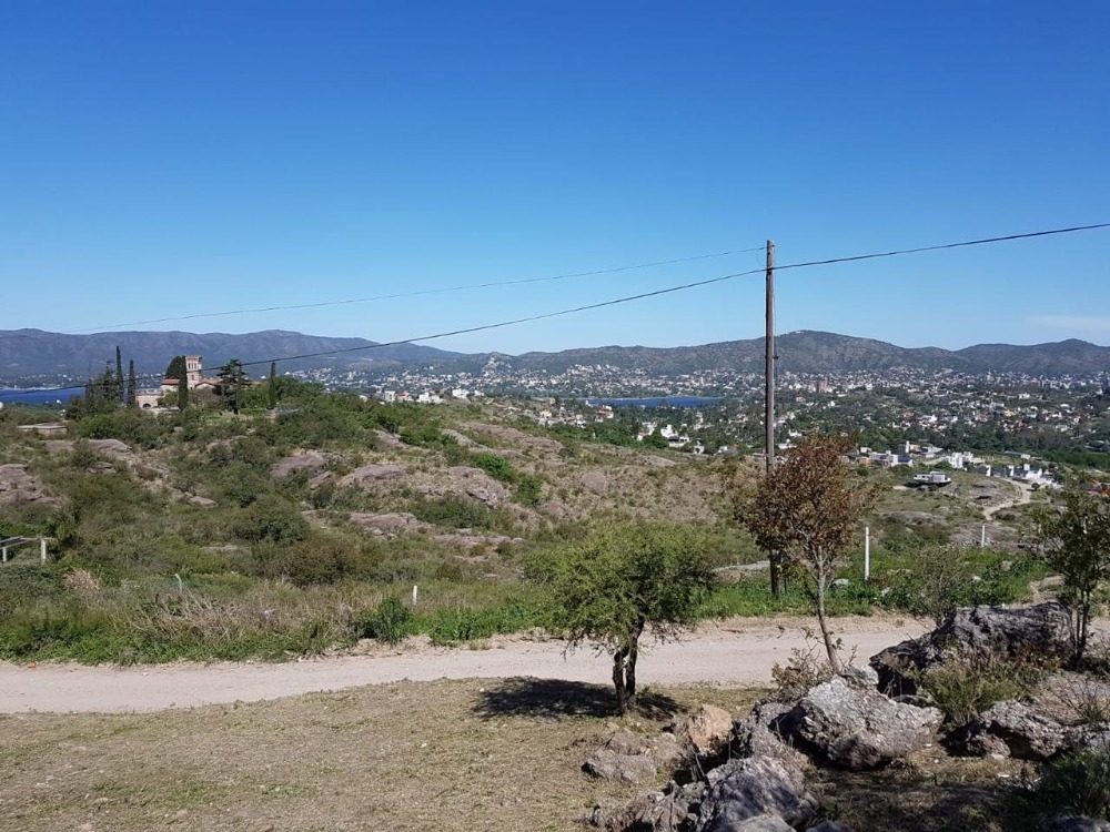 TERRENO CON VISTA EN VILLA DEL LAGO