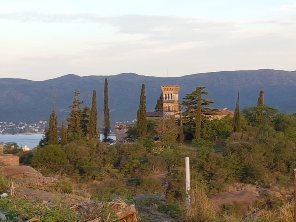TERRENO CON VISTA EN VILLA DEL LAGO