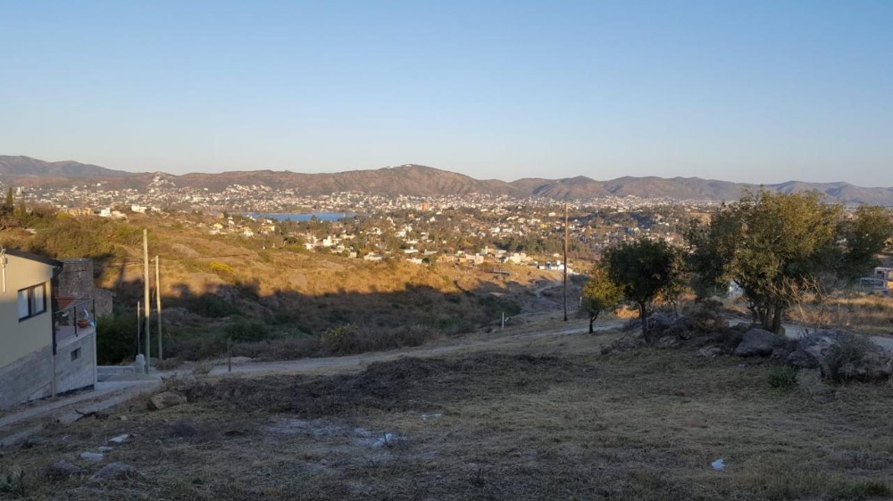 TERRENO CON VISTA EN VILLA DEL LAGO