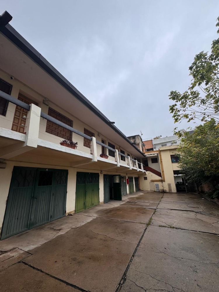 COCHERA / DEPOSITO CENTRICO EN VENTA