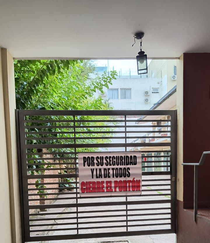 COCHERA / DEPOSITO CENTRICO EN VENTA
