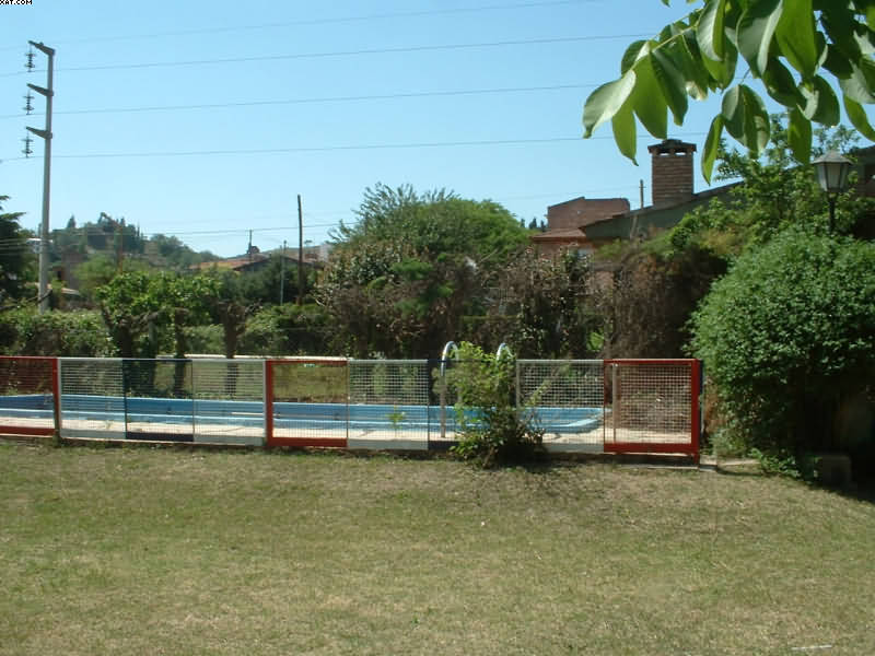 CASA EN BARRIO RESIDENCIAL