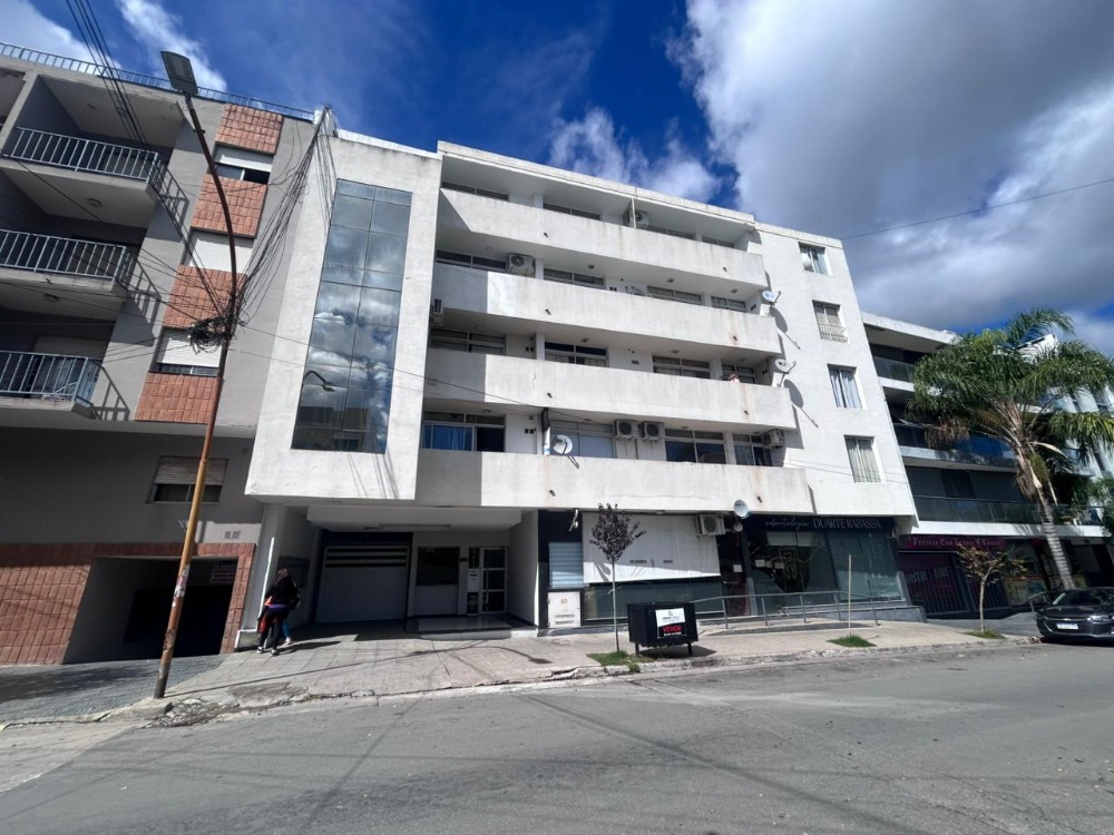 Venta Departamento Céntrico 2 Dor..!!