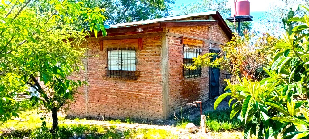 CASA A TERMINAR EN BARRIO -EL PARADOR-.A 300 METROS DE RUTA 28