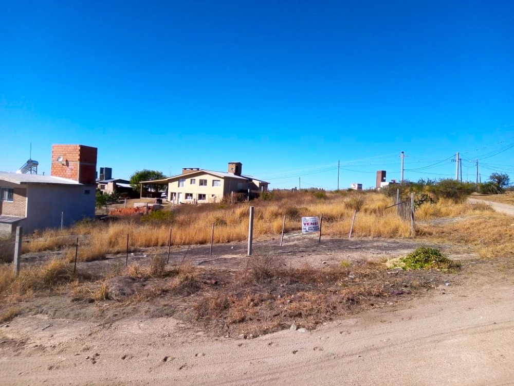 2 LOTES EN BARRIO LA ESTANCIA
