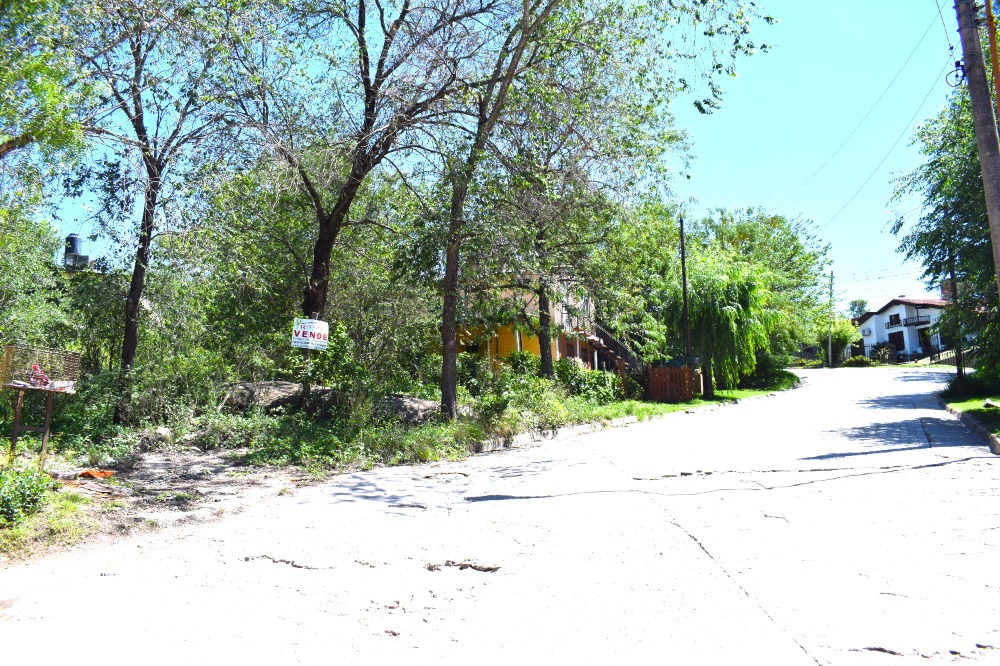 2  Lotes juntos a 150 mts de rutas 28