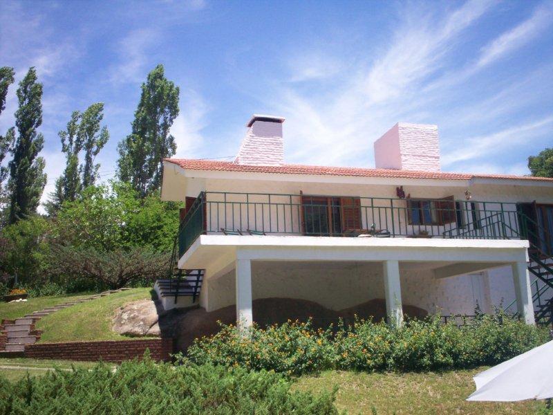 Casa con salida al río, Tanti