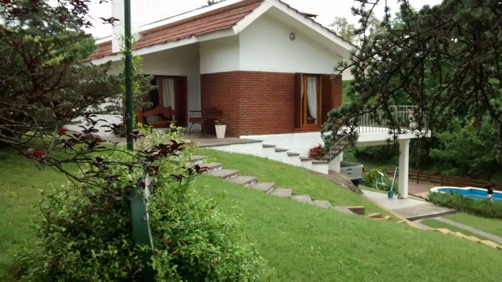 CASA FONDOS AL RIO- TANTI- CENTRO