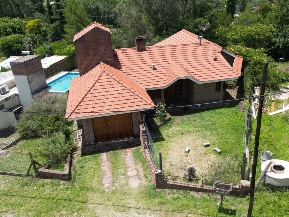 TANTI- CALLE IRLANDA- VILLA DOUMA