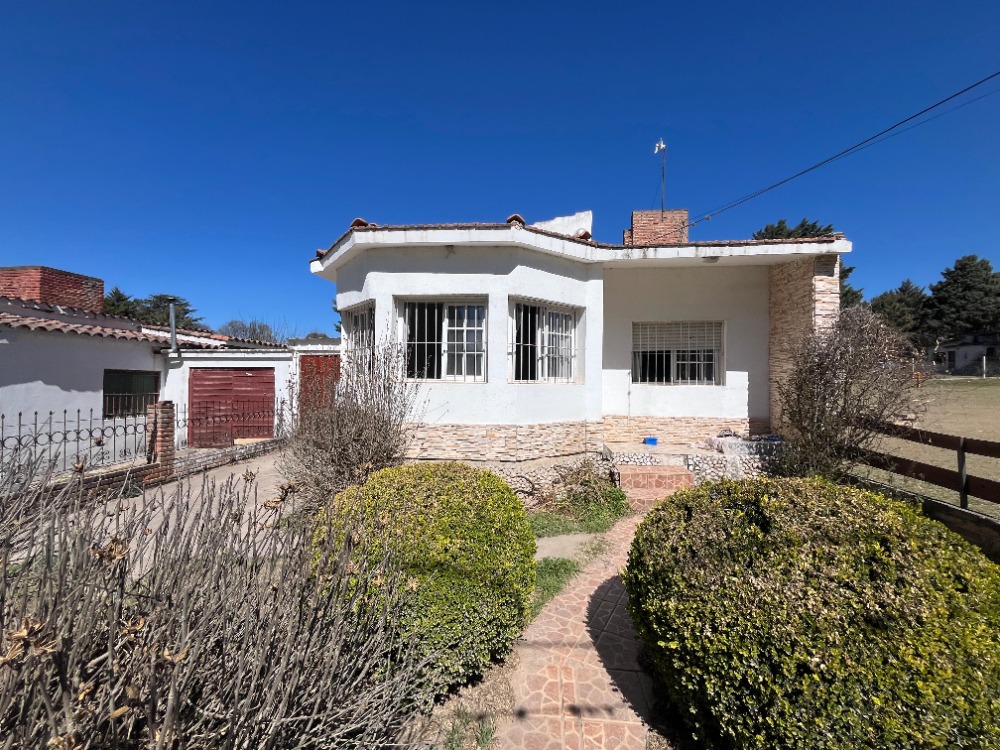 CASA A LA VENTA- VILLA MUÑOZ- CALLE EL ALGARROBO