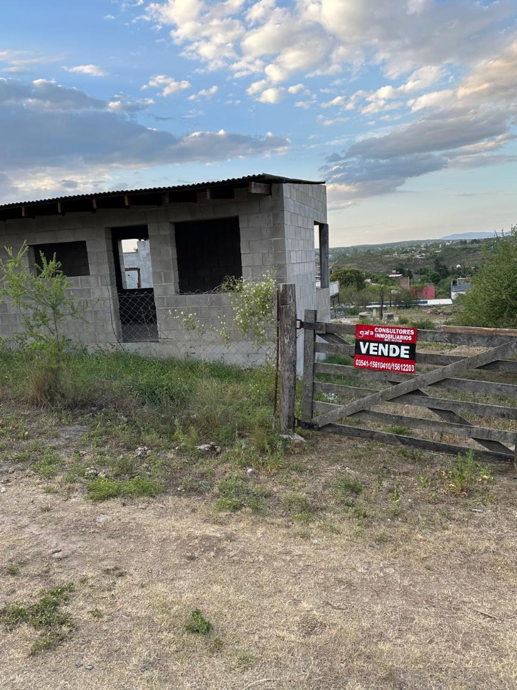 Lote con Construcción con Hermosa Vista Cerca del Rio